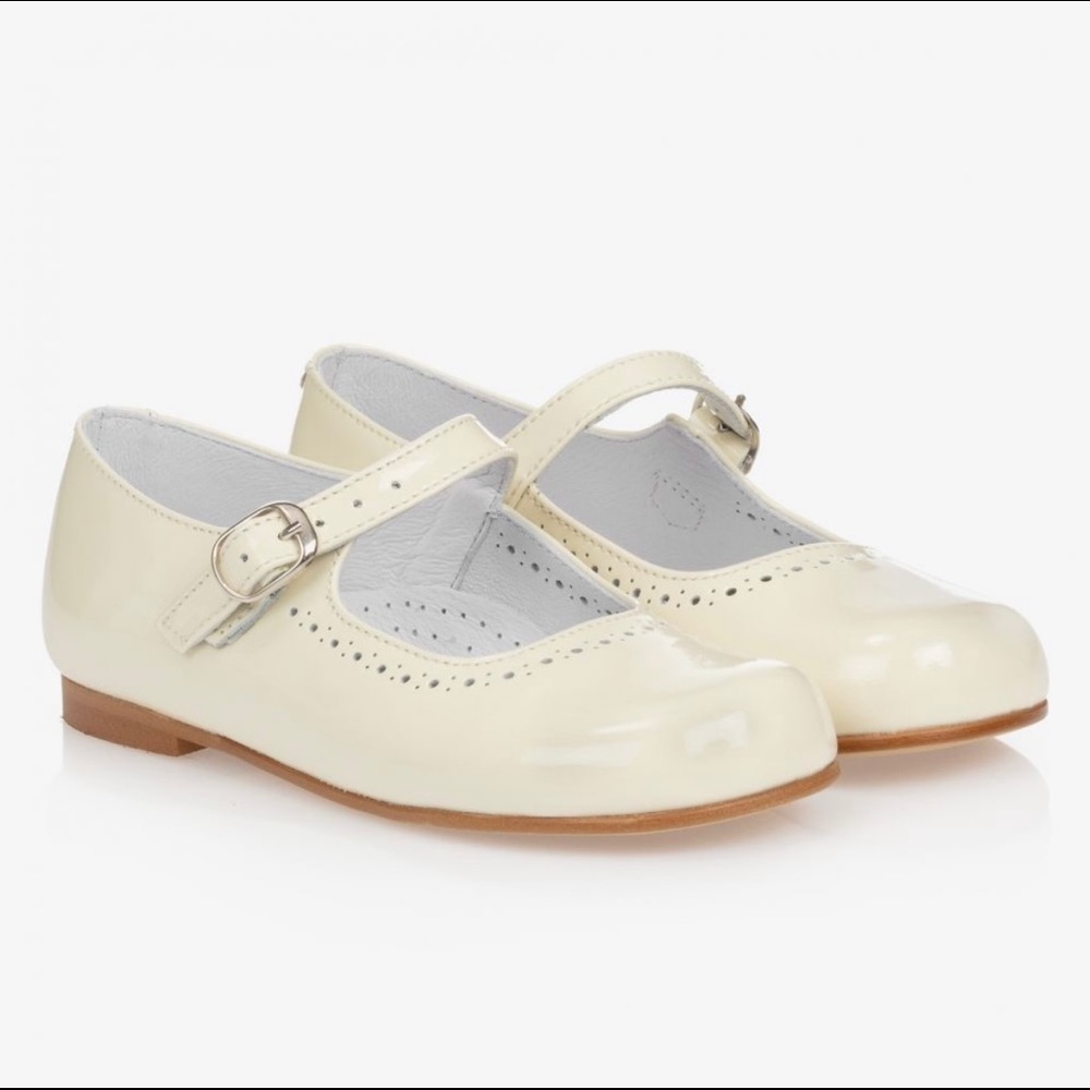 Girl shoes